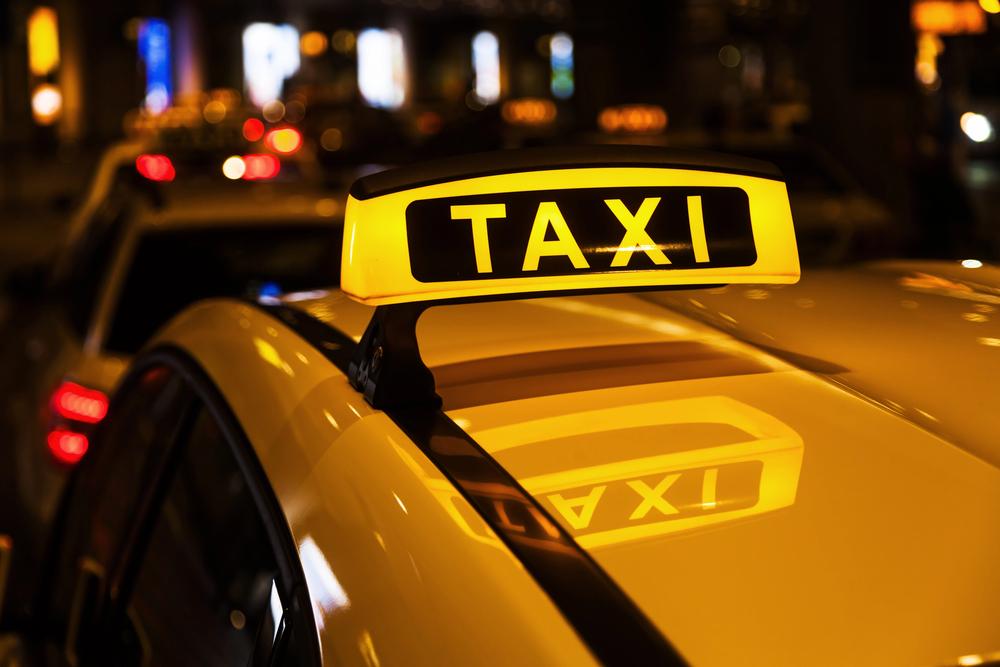Chicago lawyer representing cyclists injured in taxi bike collisions.