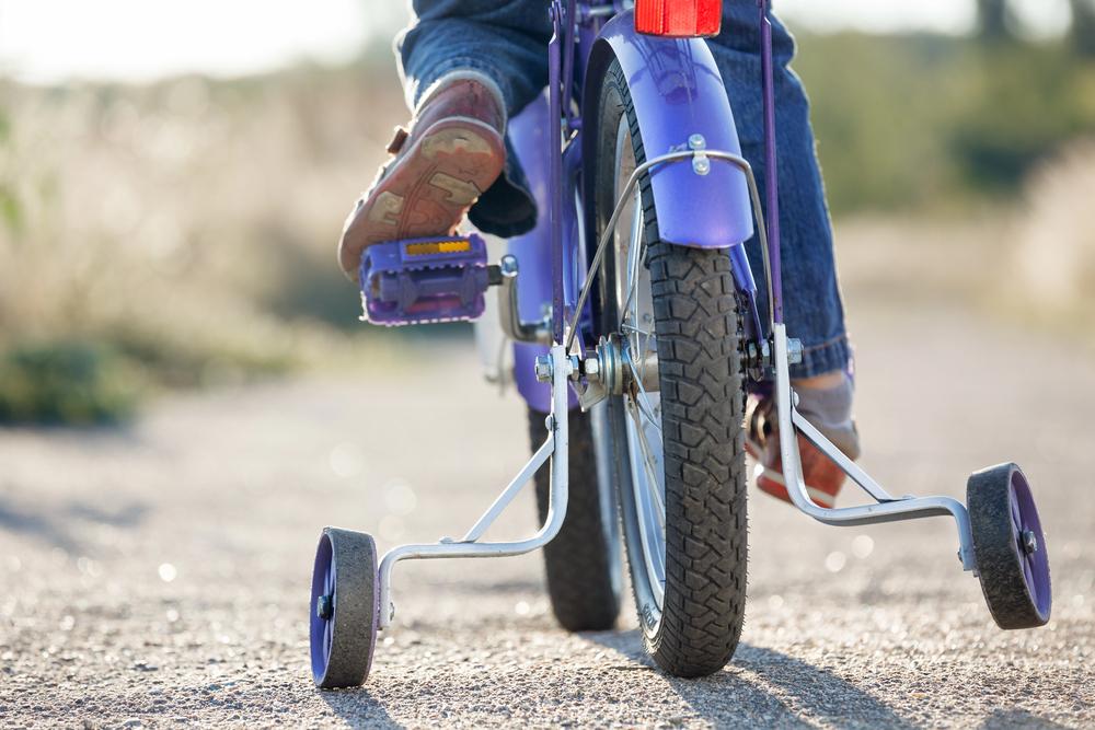 Tips for preventing child bike accidents and ensuring cycling safety.