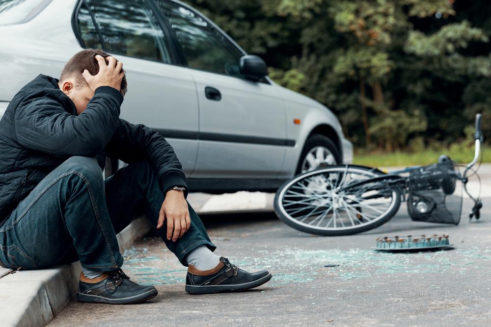 Find the best Chicago lawyer for bike accident injuries, including broken bones and facial trauma.