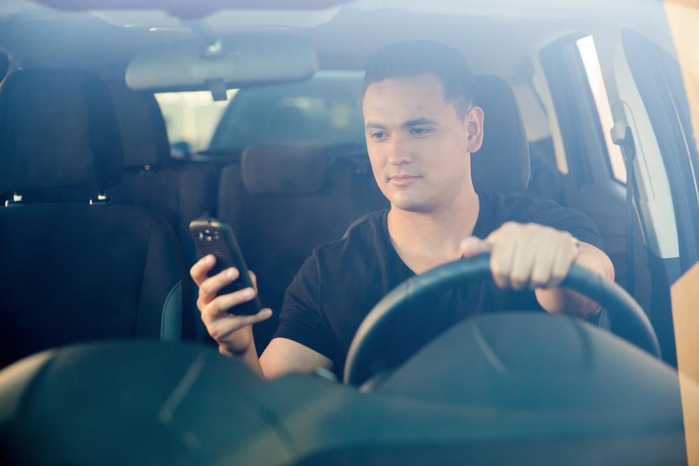 A law firm helps bicycle accident victims affected by distracted driving incidents.