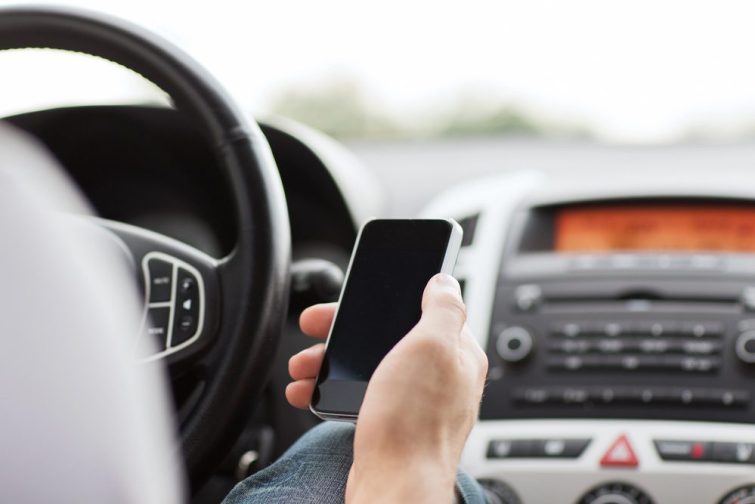 chicago-cyclists-distracted-driving-lawyer